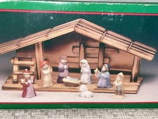 House Of Lloyd Christmas Around The World Nativity Set Holy Family Porcelain NEW