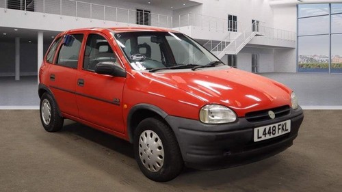 VAUXHALL CORSA 1.4 GLS 5dr 1994 - Picture 1 of 15