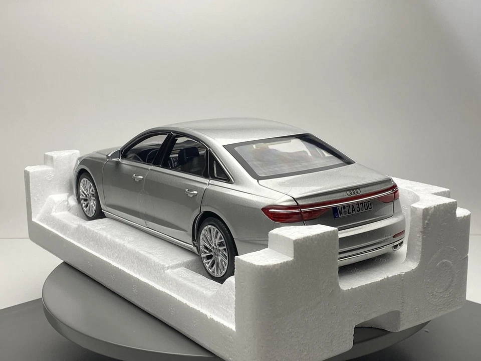 NOREV 1/18 Audi A8 L 2018 Silver (AUTOART BBR NOREV KYOSHO MINICHAMPS SCHUCO NZG - Immagine 3 di 4