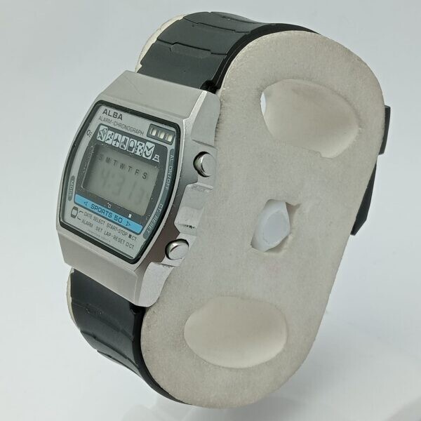 Seiko Alba Y749-5050 Quartz Alarm Chronograph Digital Vintage