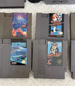 Original Nintendo NES Console Bundle 9 Games 2 Controllers & Zapper Gun Tested