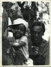 1984 Press Photo Bill Cosby and Keisha Knight star on "The Bill Cosby Show"