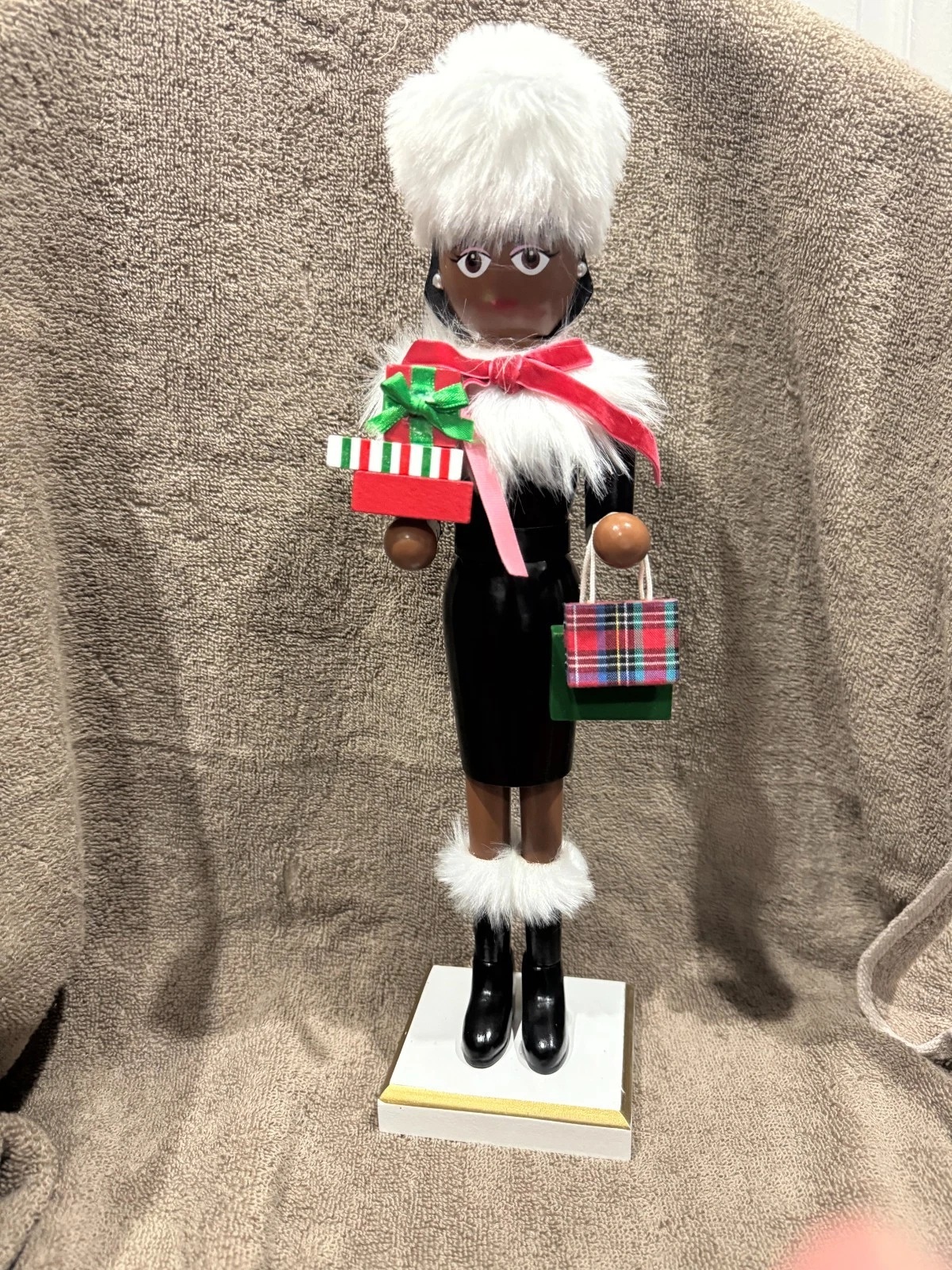 Nutcracker African American Shopping Girl Woman 14" Holiday Decor New
Opens in a new window or tab
