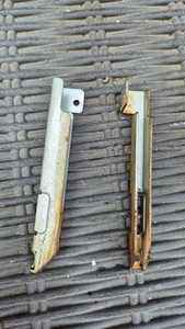 BUSH OFEN DHBEDC50W Herd Kochfeld Teile TÜRSCHARNIER HALTERUNG X2