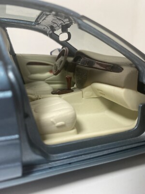Auto A Ecala 1/18 Jaguar S Type 1999 Maisto Champañe (Reacondicionado