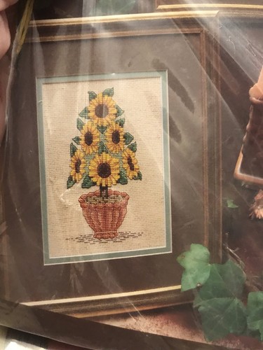 NEW TRUE COLORS CROSS STITCH KIT GARDEN TOPIARIES BCL-10146 FREE SHIPPING - Picture 5 of 6