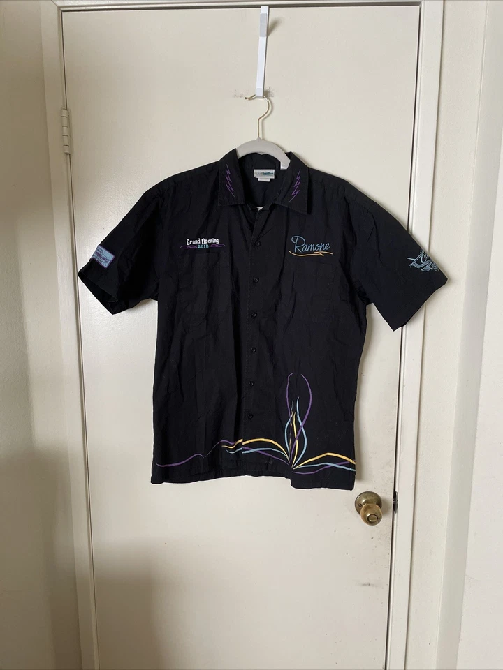 Disney Pixar DCA Cars Land Grand Opening 2012 Ramone’s Camisa Abotonada Talla L Foto 3 de 4