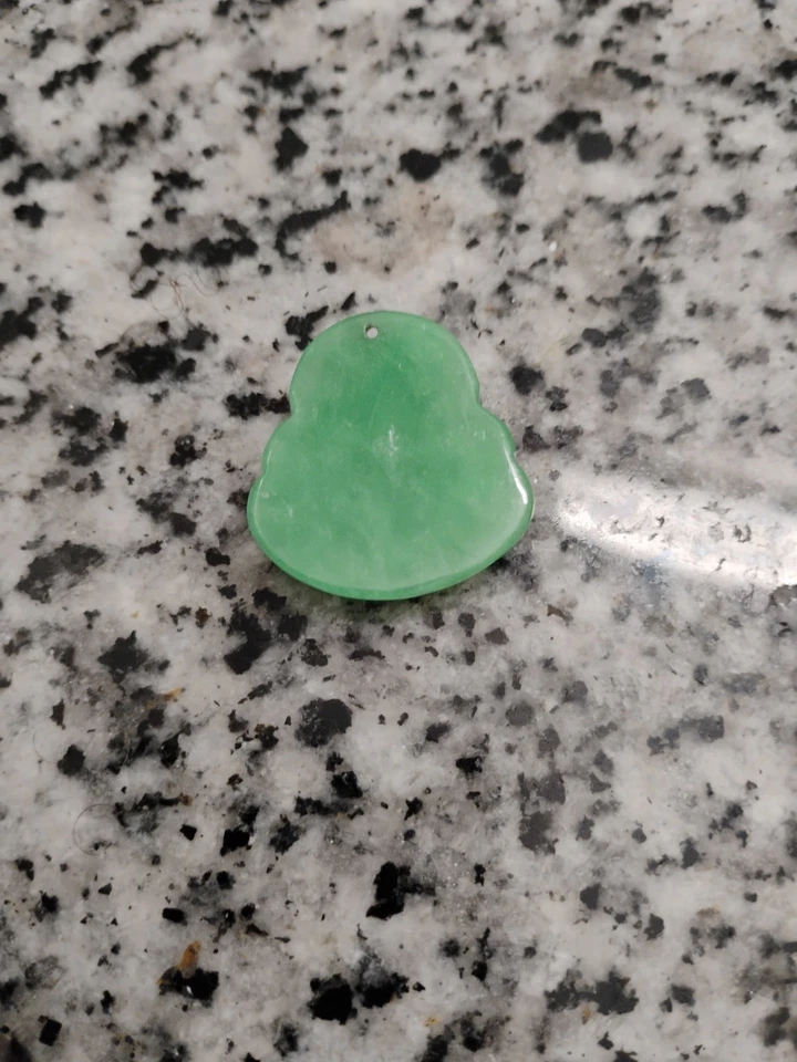 Colgante de jade verde tallado a mano Buda riendo feliz Foto 2 de 2
