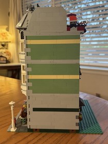 LEGO Creator Expert 10185 Green Grocer Complete Retired 100% No Box Manual