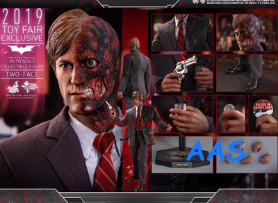 Hot Toys MMS546 Batman The Dark Knight - Two-Face (Harvey Dent) 12