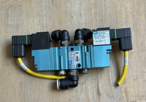 MAC 421A-B0A-DM-DFFJ-1KJ SOLENOID VALVE WITH DM3A-DFFJ-1KJ COILS 120PSI 24VDC