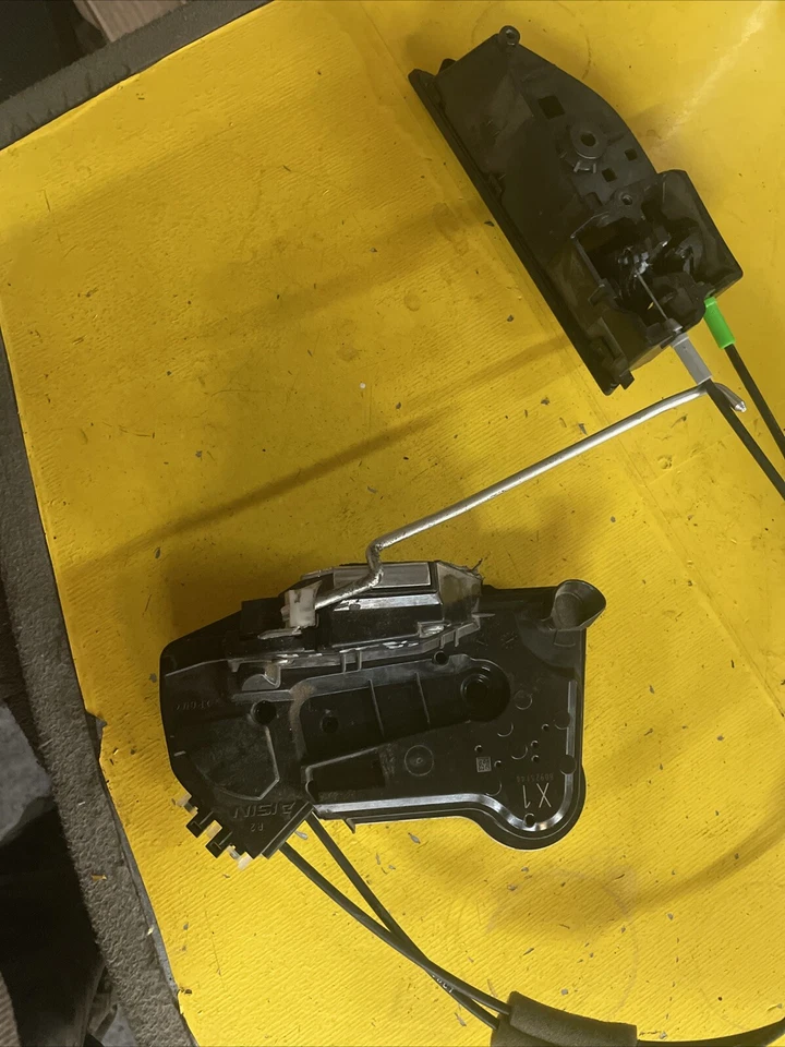 2018-2019 SUBARU CROSSTREK FRONT RIGHT SIDE DOOR LATCH LOCK ACTUATOR OEM - Image 3 of 4