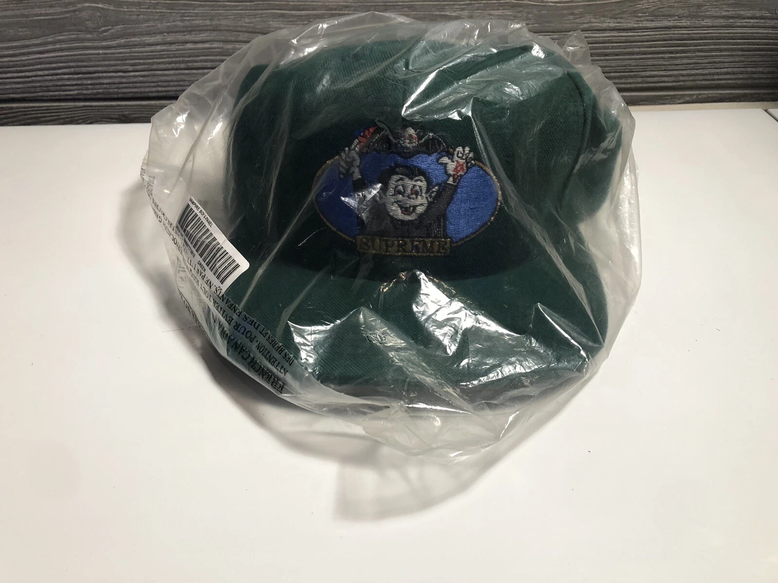 Casquette snapback Supreme Vampire Boy 6 panneaux