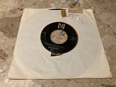 The BEATLES Nice VJ 581 Please Please Me b/w From Me To You 45