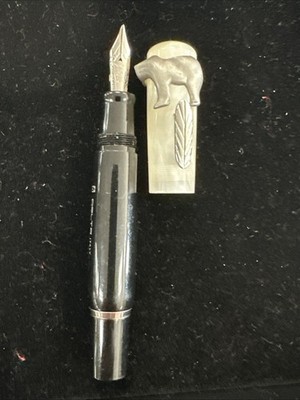 Used Delta Animals Polar Bear Fountain Pen 18kt Gold Broad Limited Edition