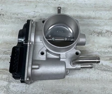 35100-2B300 Throttle Body For Kia For Rio Hyundai For Accent Veloster 1.6L L4