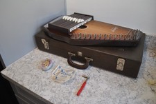 Vtg Oscar Schmidt Autoharp W/ Case  accessories 15 Chord, 36 String Model EBH/R