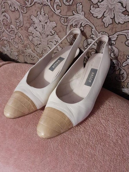 Women Bally Heels Beige Leather 38