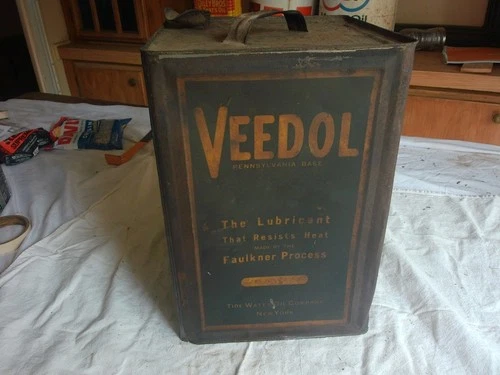 Antique 5 Gallon Oil can Veedol Square style  Lot 26-42-90