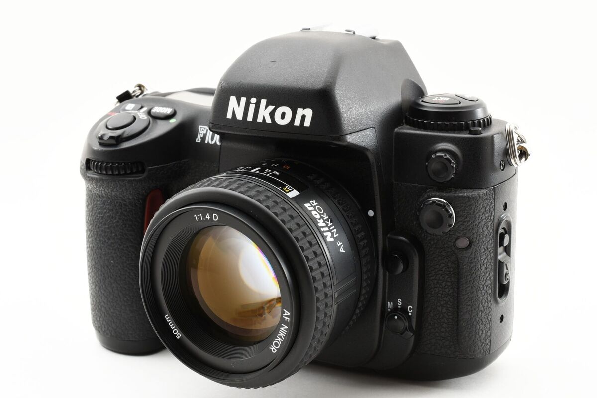 Nikon F100 SLR Film Camera/AF Nikkor 50mm f/1.4 D Lens [MINT Nikon F100 SLR Film Camera/AF Nikkor 50mm f/1.4 D Lens [MINT