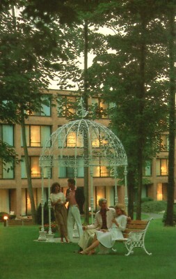 Postcard NY Rye Brook New York Rye Town Hilton Unposted Vintage PC J2222
