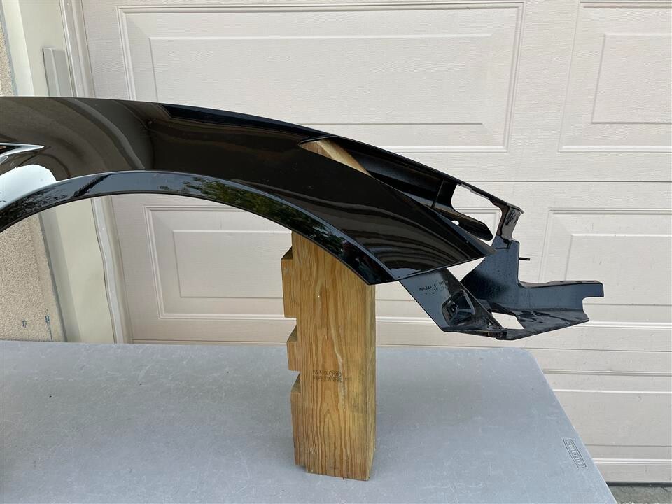 2016-2019 16 17 18 19 Chevrolet Corvette ZR1 Right Hand Fender OEM