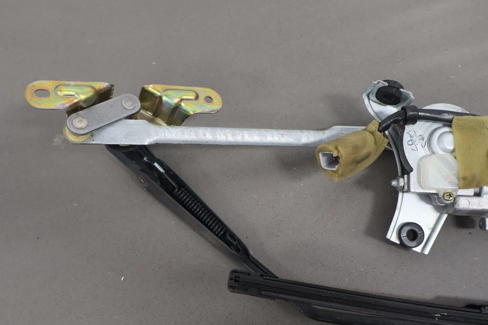 Motor limpiaparabrisas trasero Lexus LX450 96-98 y transmisión con brazo Foto 4 de 4