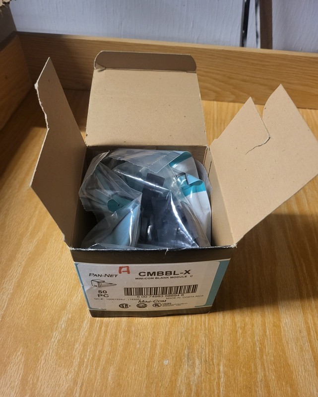 Panduit CMBBL-X Pan-Net 1-Port Mini-Com Blank Module Network Accessory (40 pcs)