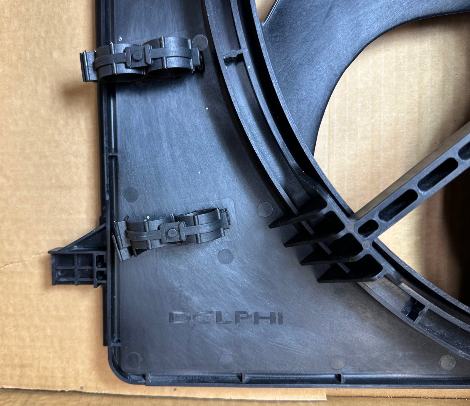2014-2017 MASERATI GHIBLI QUATTROPORTE RADIATOR FAN SHROUD COOLING 16478747 OEM