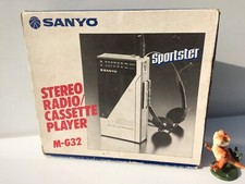 SANYO M-G32 Radio Cassette Player Walkman in box user manual belt carry bag