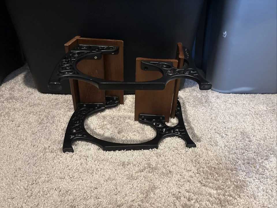 American Girl Doll Pleasant Company Samantha Escritorio Escolar Hierro Fundido Madera Retirada Foto 4 de 4