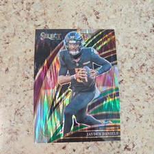 2025 Panini Select #289 Club Level Jayden Daniels Green and Black Shock Prizm