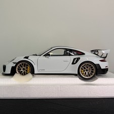 1:18 AUTOart Porsche 991.2 911 GT2 RS Weissach Package White (78171)