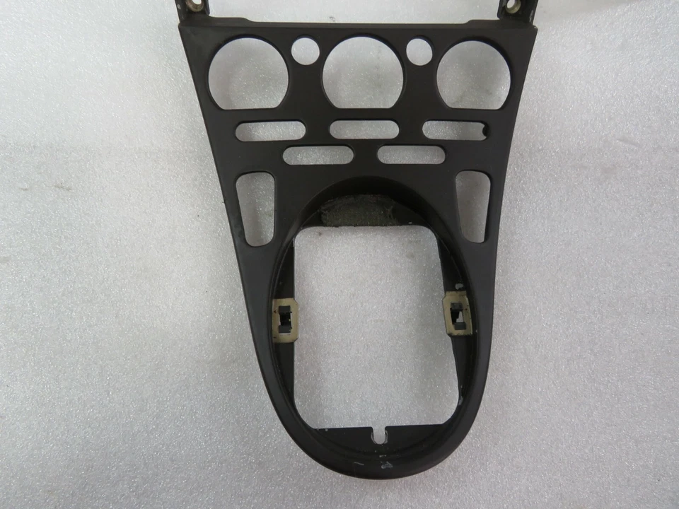 Maserati Cupé, Spyder F1, Bisel Climatizador, Negro, Usado, P/N 185736 Foto 2 de 4