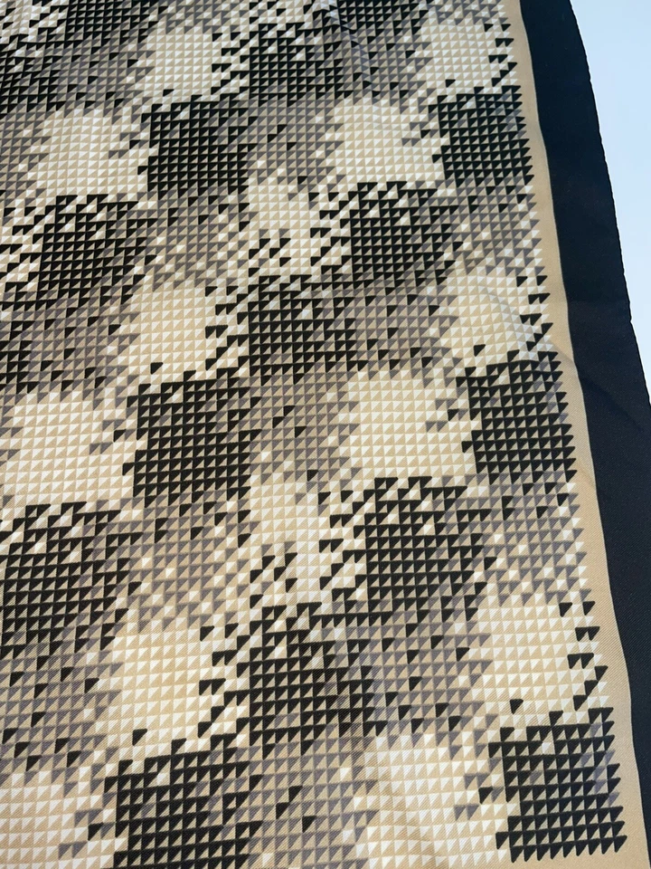 Pañuelo/cuello cuadrado de bolsillo negro neutro, dorado, gris y blanco geométrico 20" Foto 4 de 4