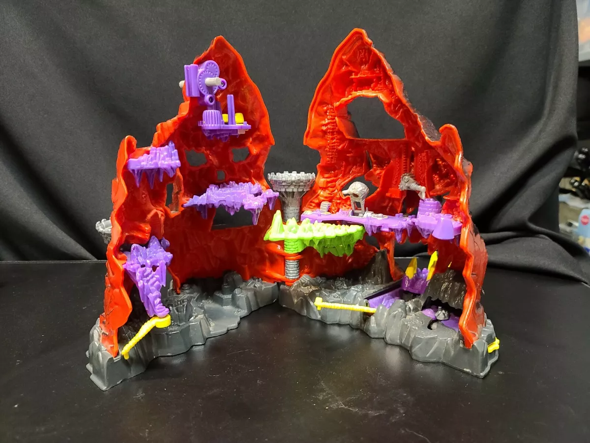 LOT - Vintage Mighty Max Toys Bluebird Skull Mountain, Figures & Playsets