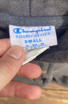 CHAMPION Reverse Weave Vintage Black & Gold Spellout Graphic