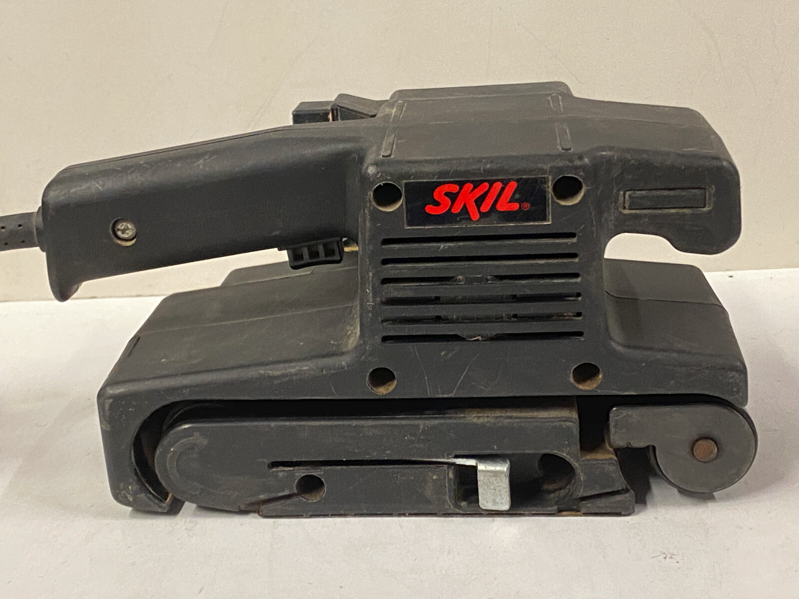Skil 7313 4.5 Amp 700SFPM 3/4HP 3x18" Belt Sander No Dust Bag