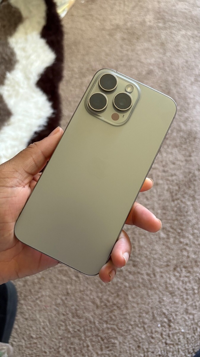 Apple iPhone 15 Pro Max - 256 GB - Natural Titanium Apple iPhone 15 Pro Max - 256 GB - Natural Titanium