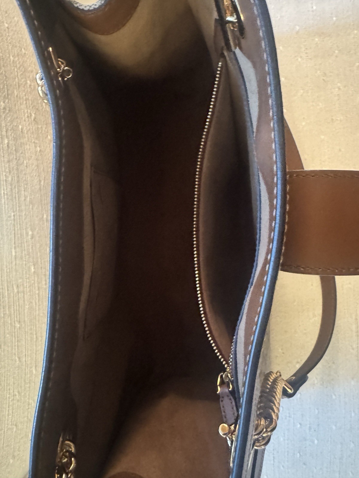 Gucci Padlock Medium Bag - image 6