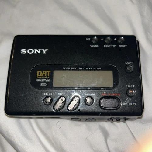 SONY TCD-D8 DAT Walkman Digital Audio Tape Recorder Japan Vintage *READ* PARTS