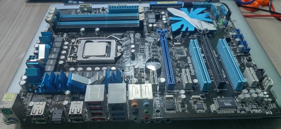 Scheda Madre Asus P7P55D-E + CPU INTEL I3 -530 2.93 Ghz - Immagine 3 di 4