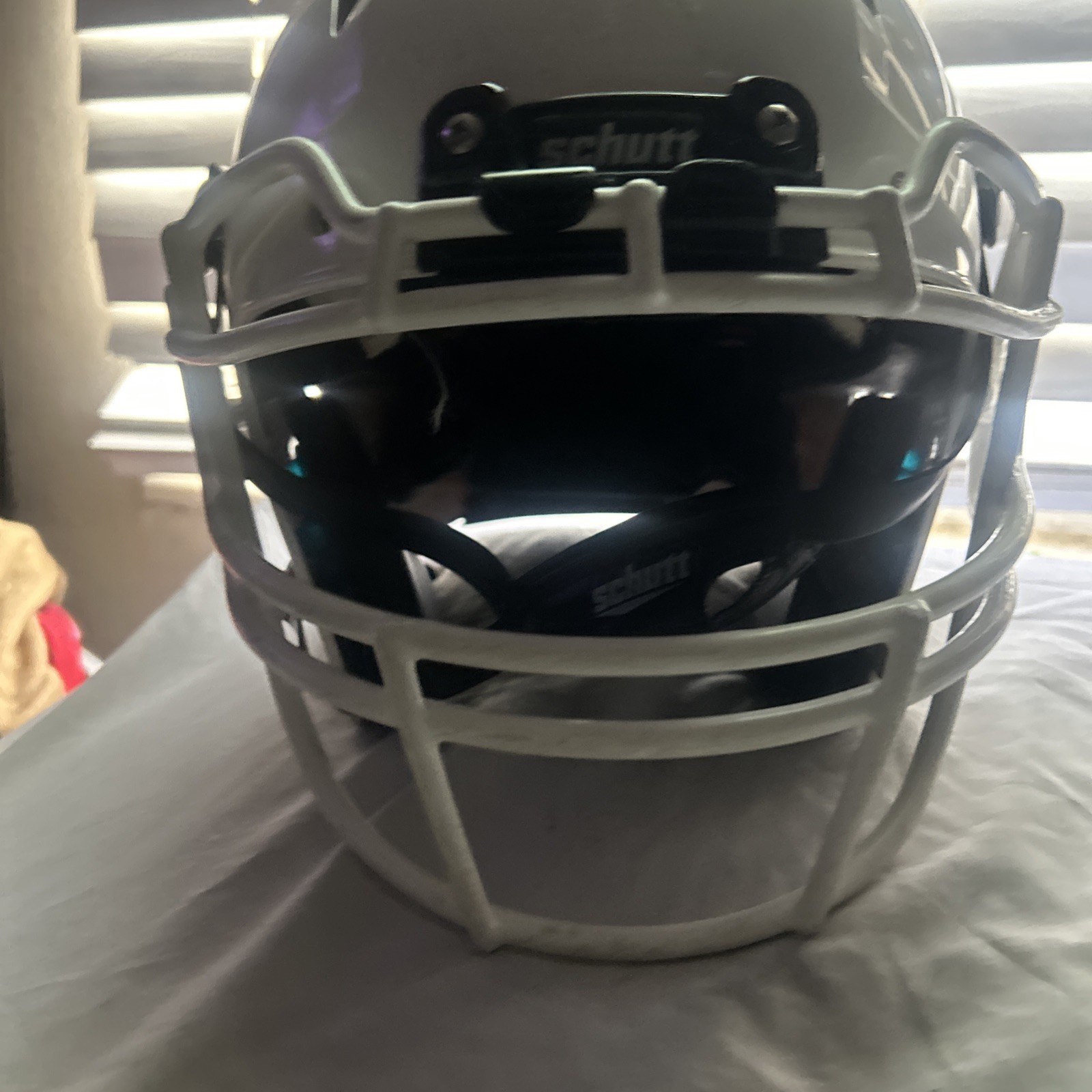 Schutt Youth Vengeance A11 Large White Football Helmet NOCSA