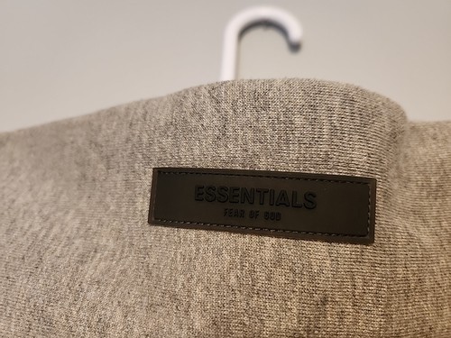 Auténtico Pullover Fear of God Essentials Sudadera con Capucha Avena Oscura Talla Mediana M Hombres - Imagen 12 de 20