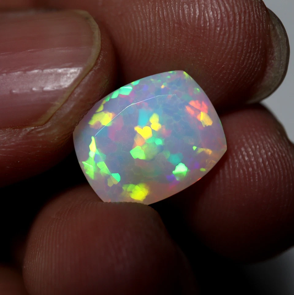 5Cts HoneyComb Pattern Real Ethiopian Opal AAA Cushion Cut Gemstone 13.3x10.9MM - Image 4 of 4
