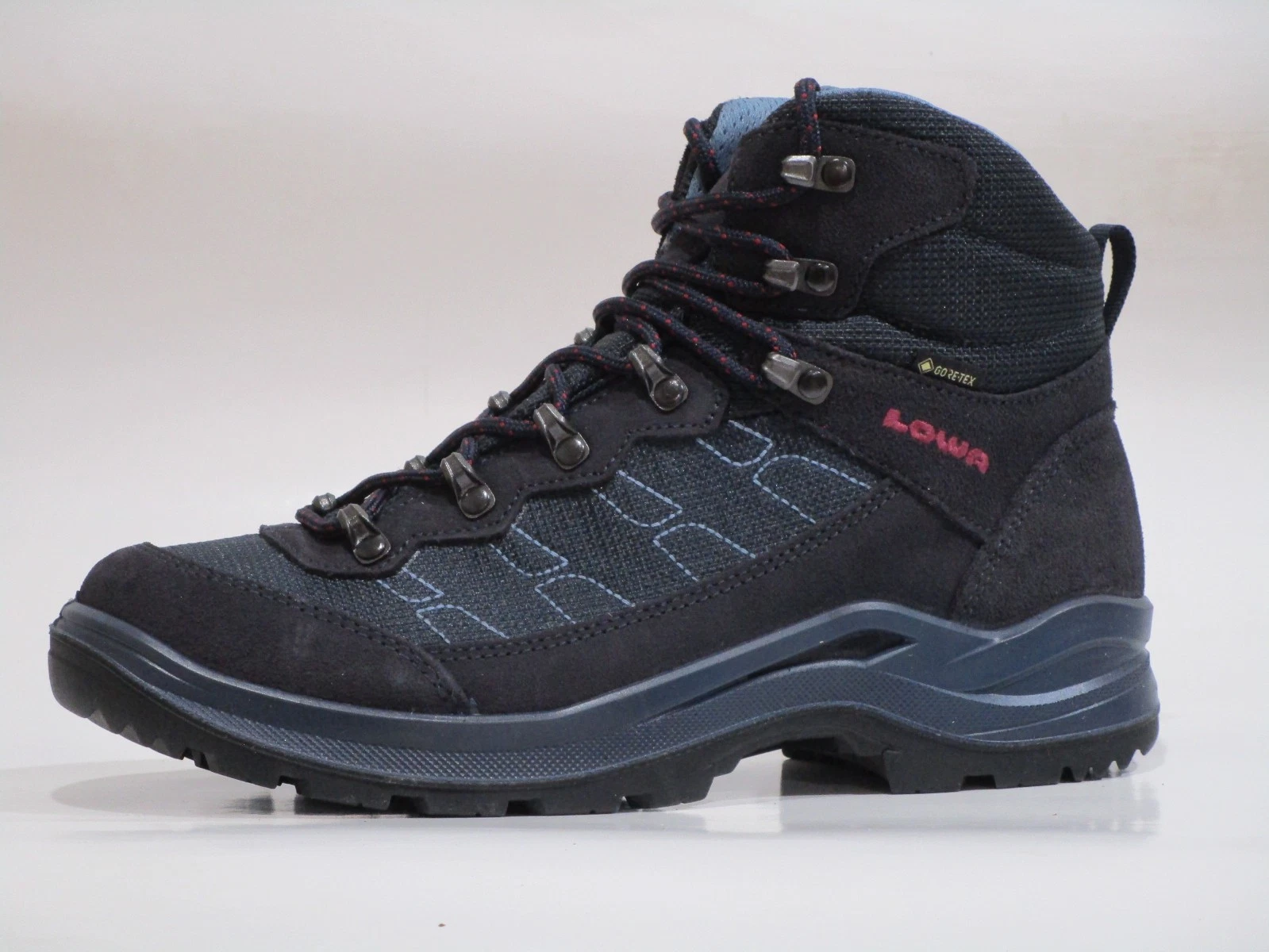 Lowa Women's Taurus Pro GTX Mid Gore-Tex Hiking Boot shoes, Size 8 (Medium) US