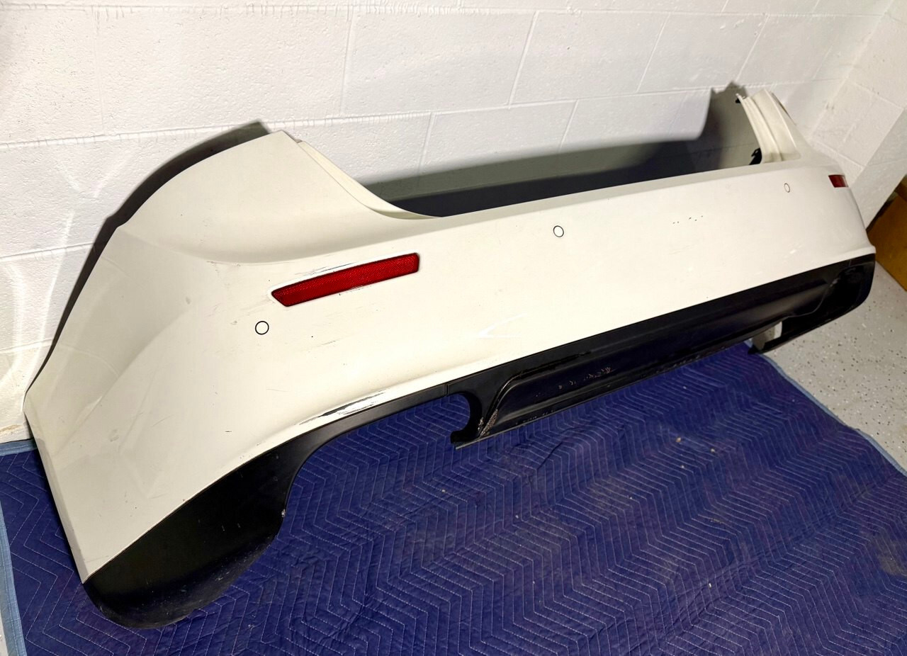 2014-2017 MASERATI GHIBLI REAR BUMPER COVER PANEL W/ REFLECTOR LIGHT LAMPS OEM