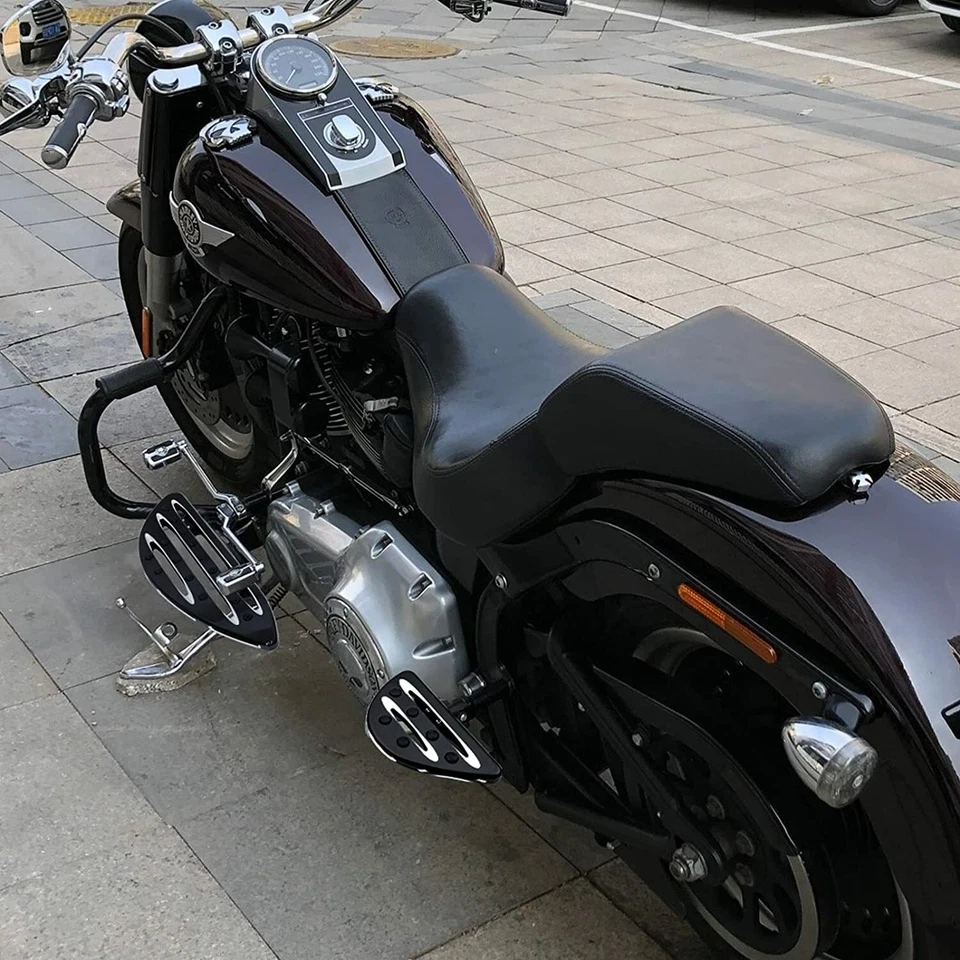 CNC Cut Passenger Floorboard Foot Peg For Harley Touring Road Glide Dyna Softail Foto 2 de 4