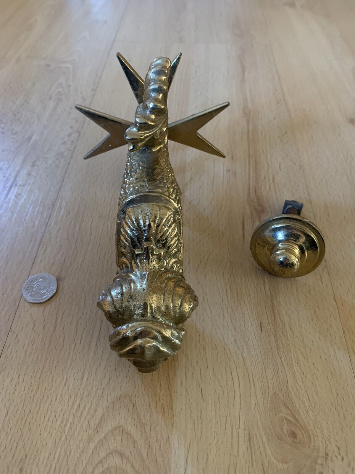 Vintage Maltese Cross & Koi Fish Figural Brass Door Knocker by Cutajar Works Populaire VERKOOP, 100% nieuw!