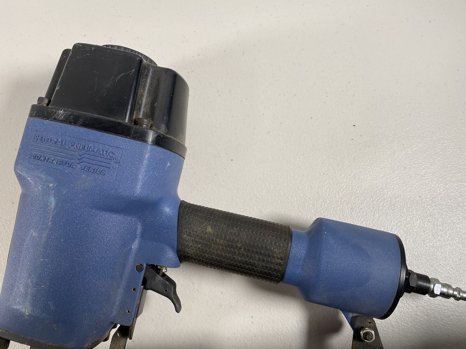 CENTRAL PNEUMATIC 6IN1 FRAMING NAILER (ITEM 98751) Contractor Series